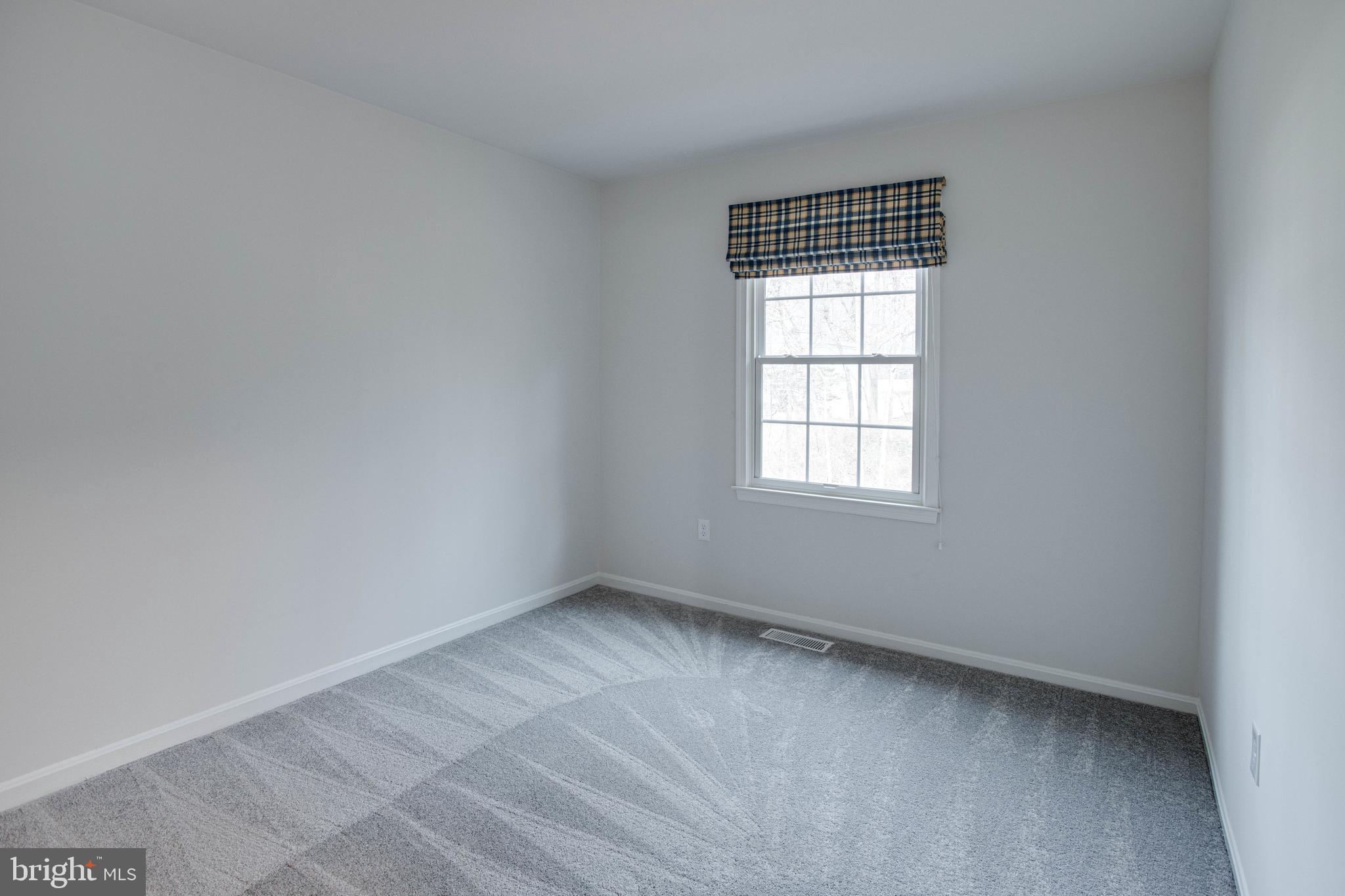 COUNTRY CREEK - Residential Lease