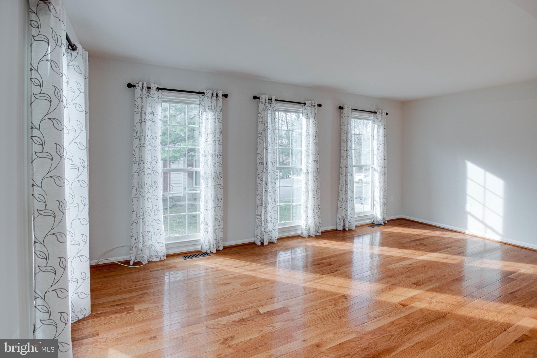 COUNTRY CREEK - Residential Lease