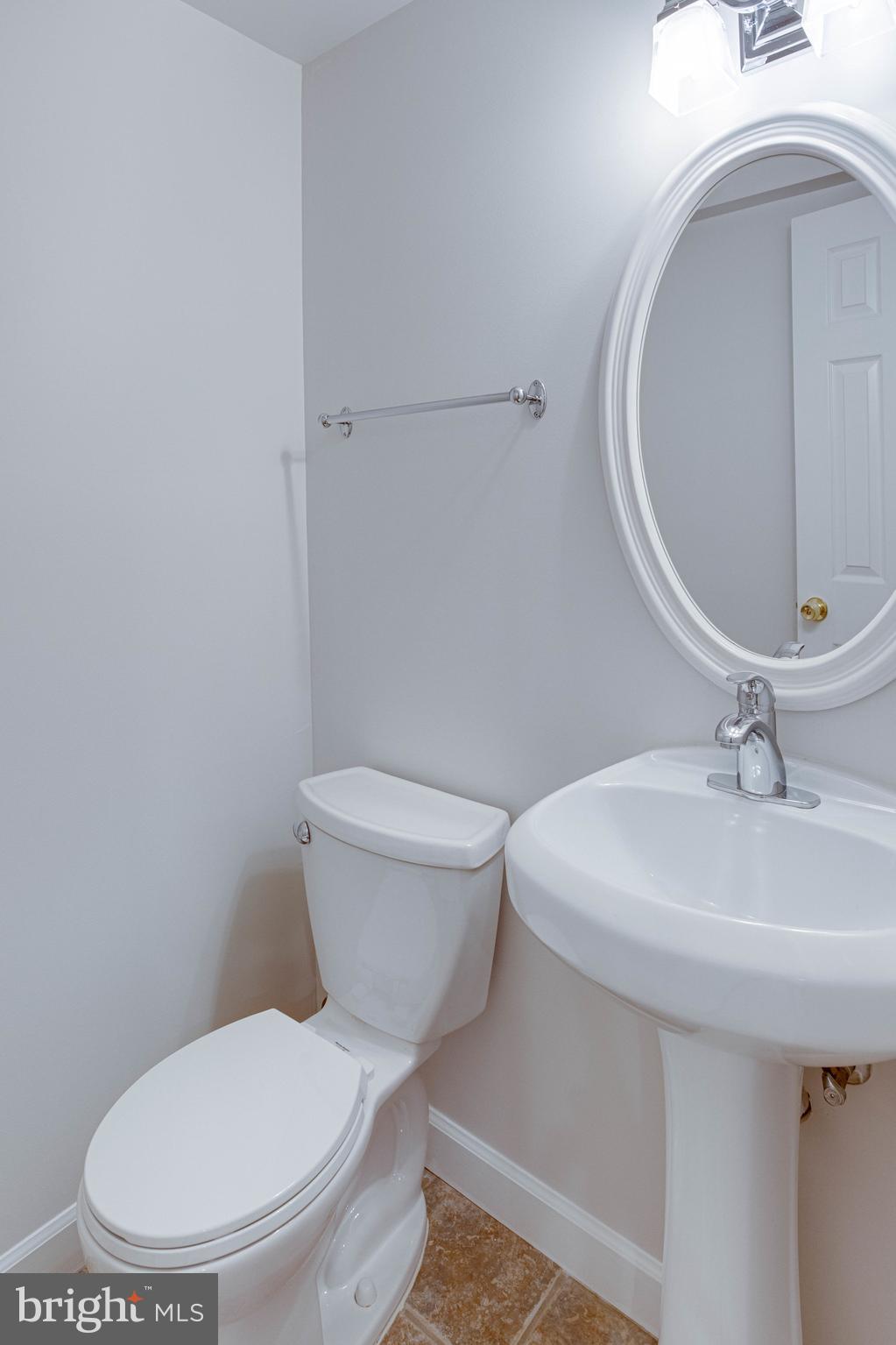 COUNTRY CREEK - Residential Lease