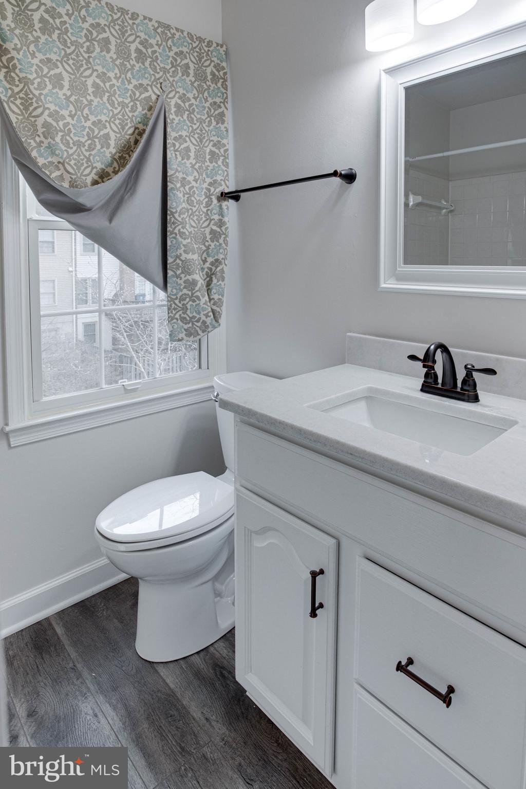 COUNTRY CREEK - Residential Lease