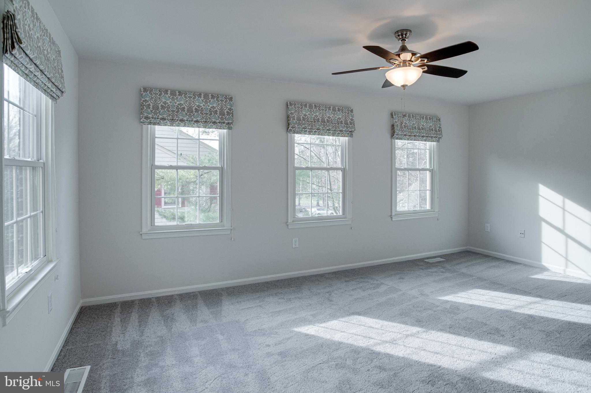 COUNTRY CREEK - Residential Lease