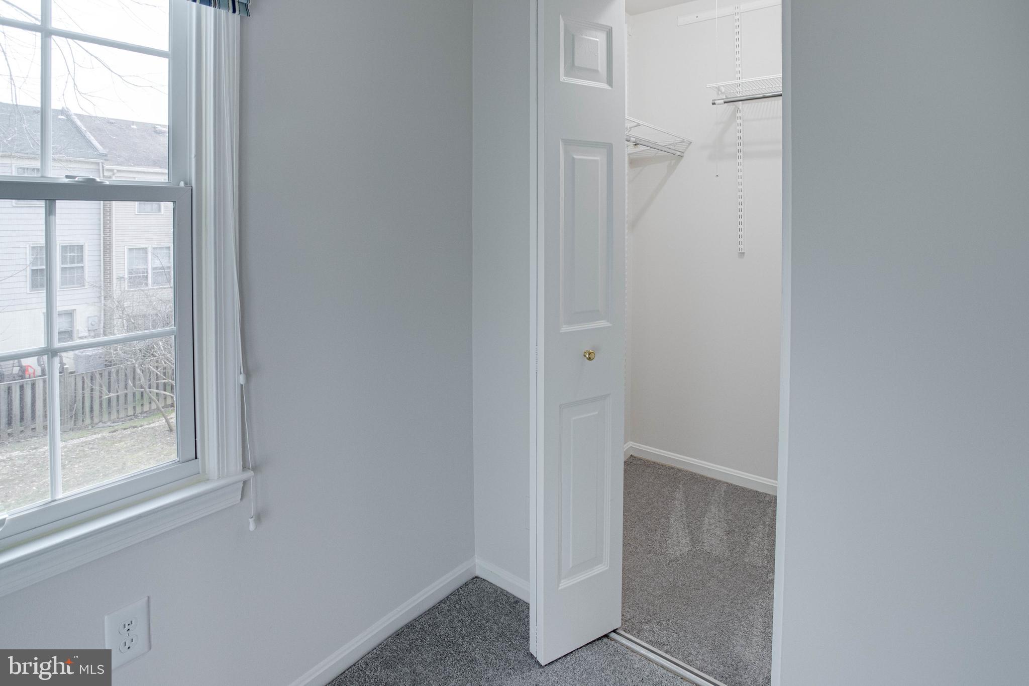 COUNTRY CREEK - Residential Lease