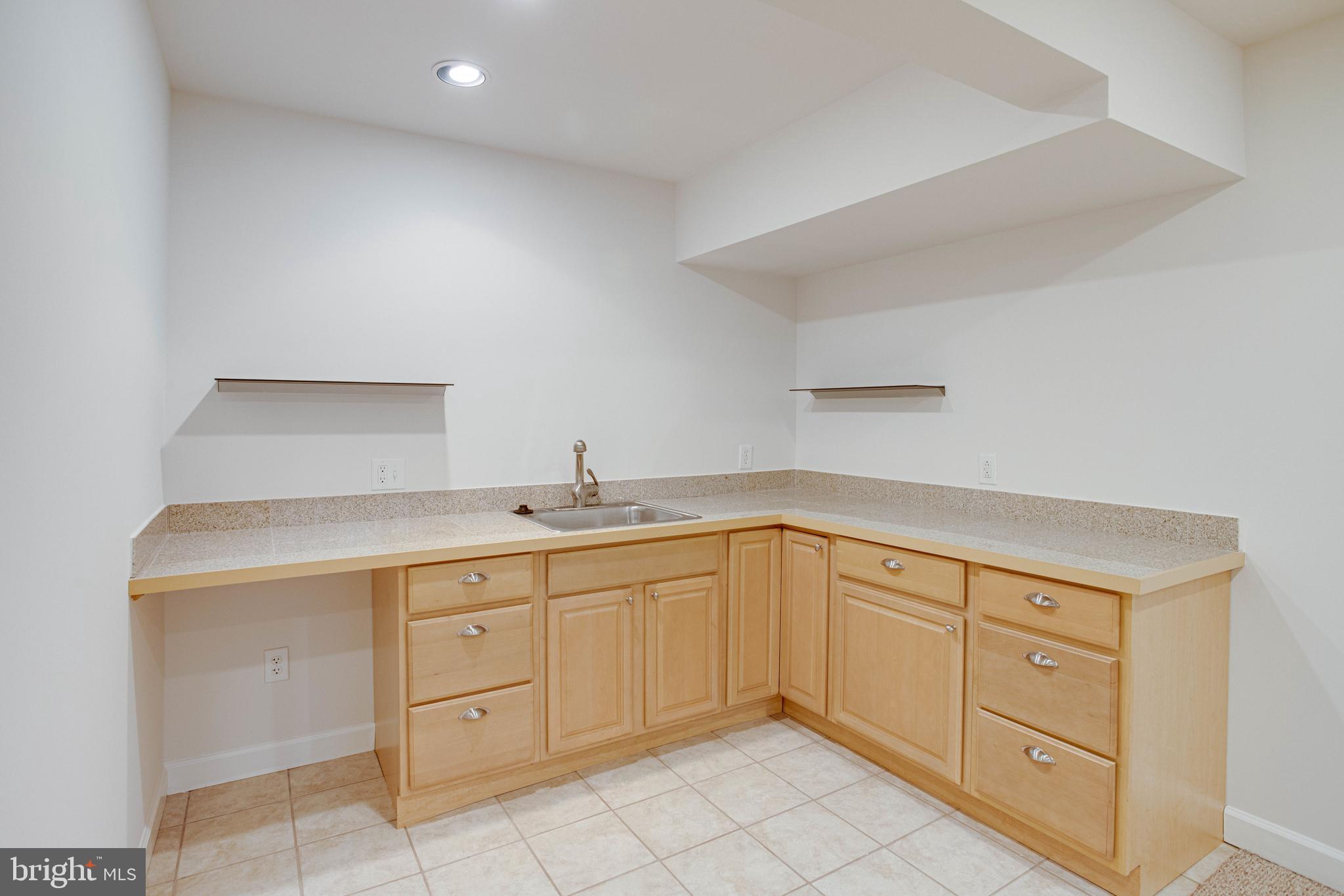 COUNTRY CREEK - Residential Lease