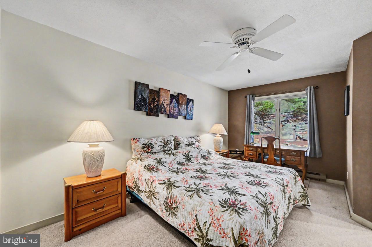 LAUREL WOODS - Residential