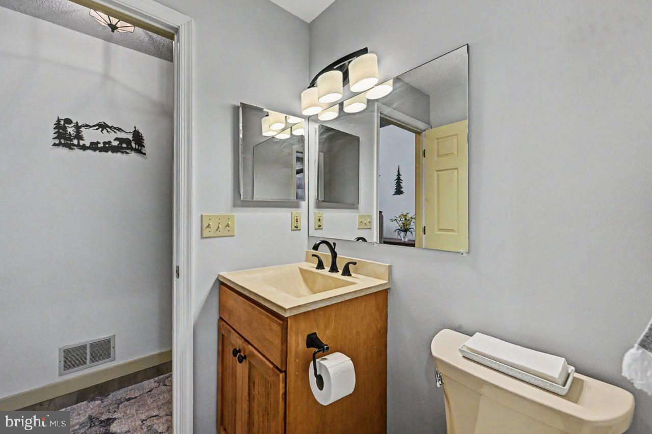 LAUREL WOODS - Residential