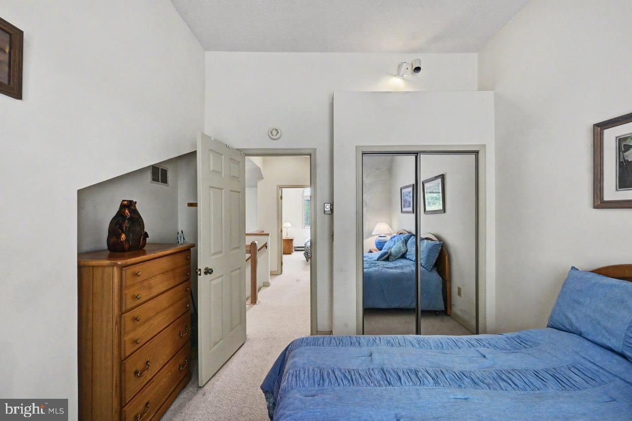LAUREL WOODS - Residential
