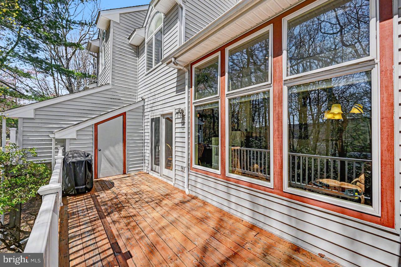 LAUREL WOODS - Residential