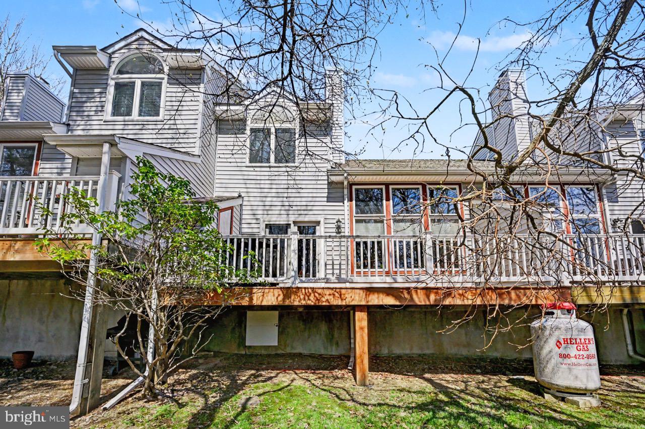 LAUREL WOODS - Residential