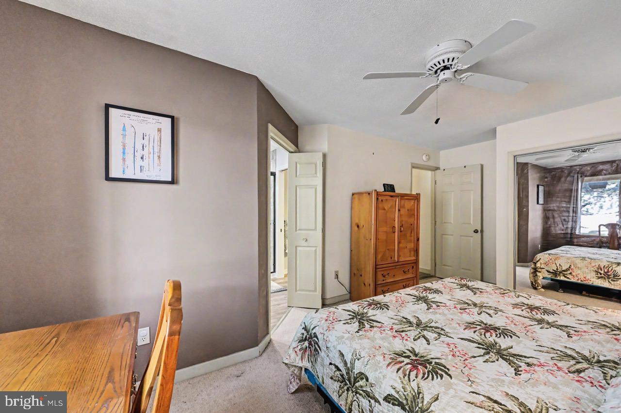 LAUREL WOODS - Residential