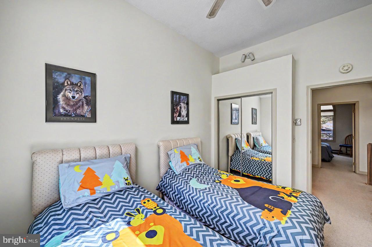 LAUREL WOODS - Residential