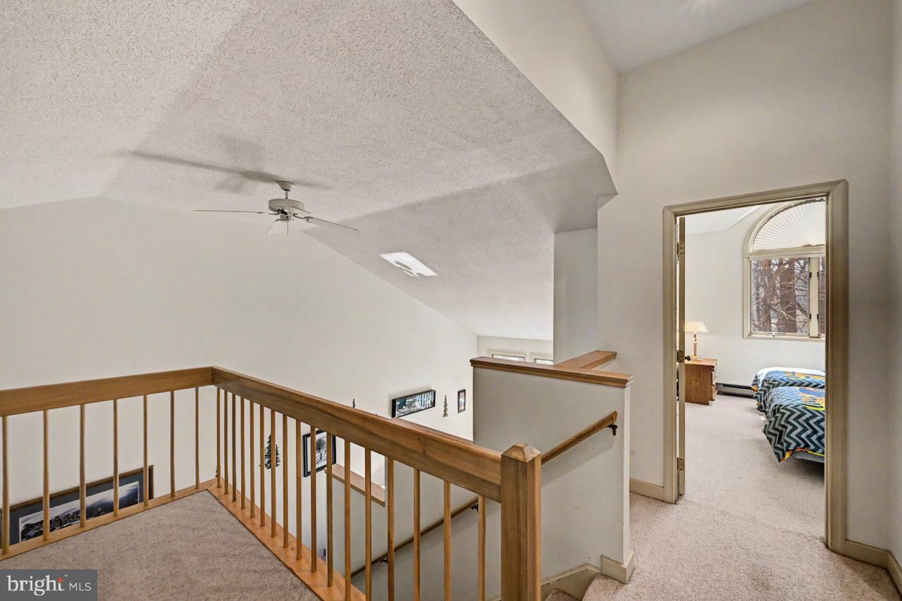 LAUREL WOODS - Residential
