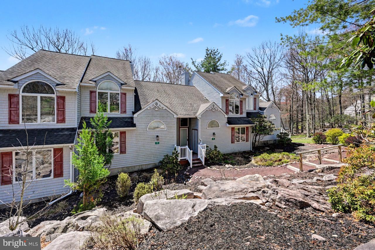 LAUREL WOODS - Residential