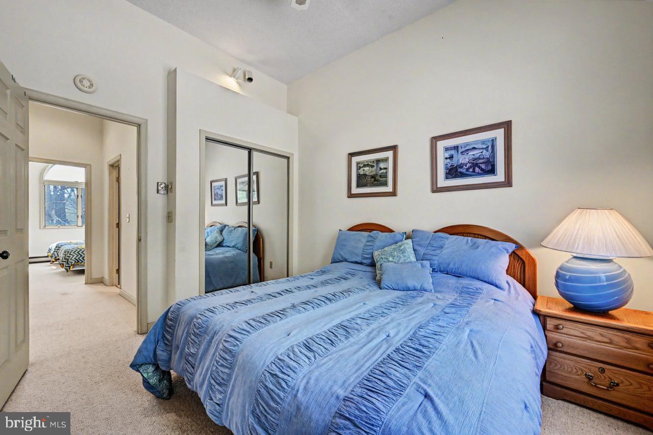 LAUREL WOODS - Residential