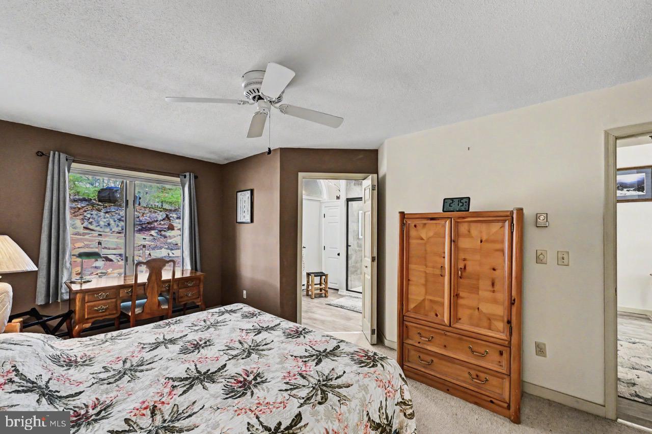 LAUREL WOODS - Residential