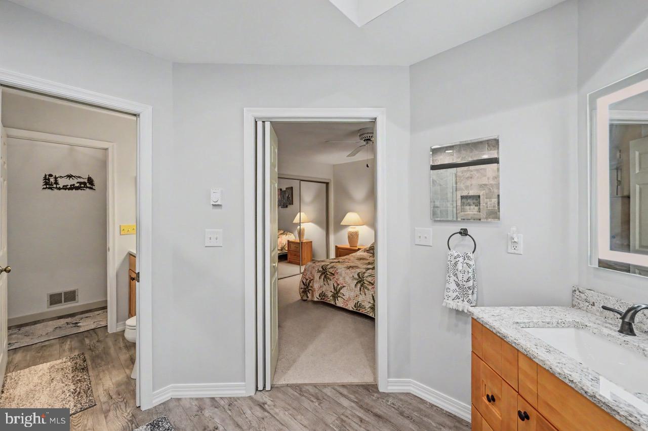 LAUREL WOODS - Residential