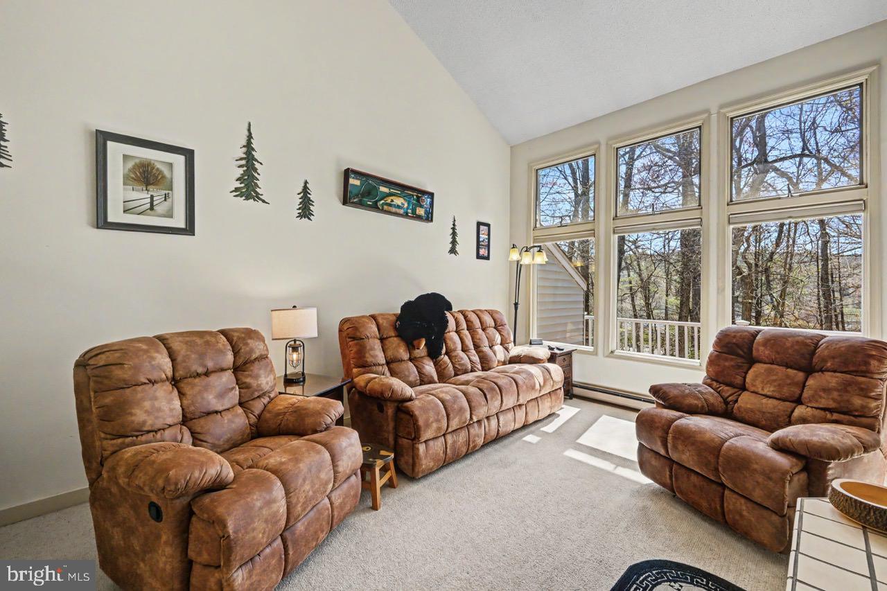 LAUREL WOODS - Residential