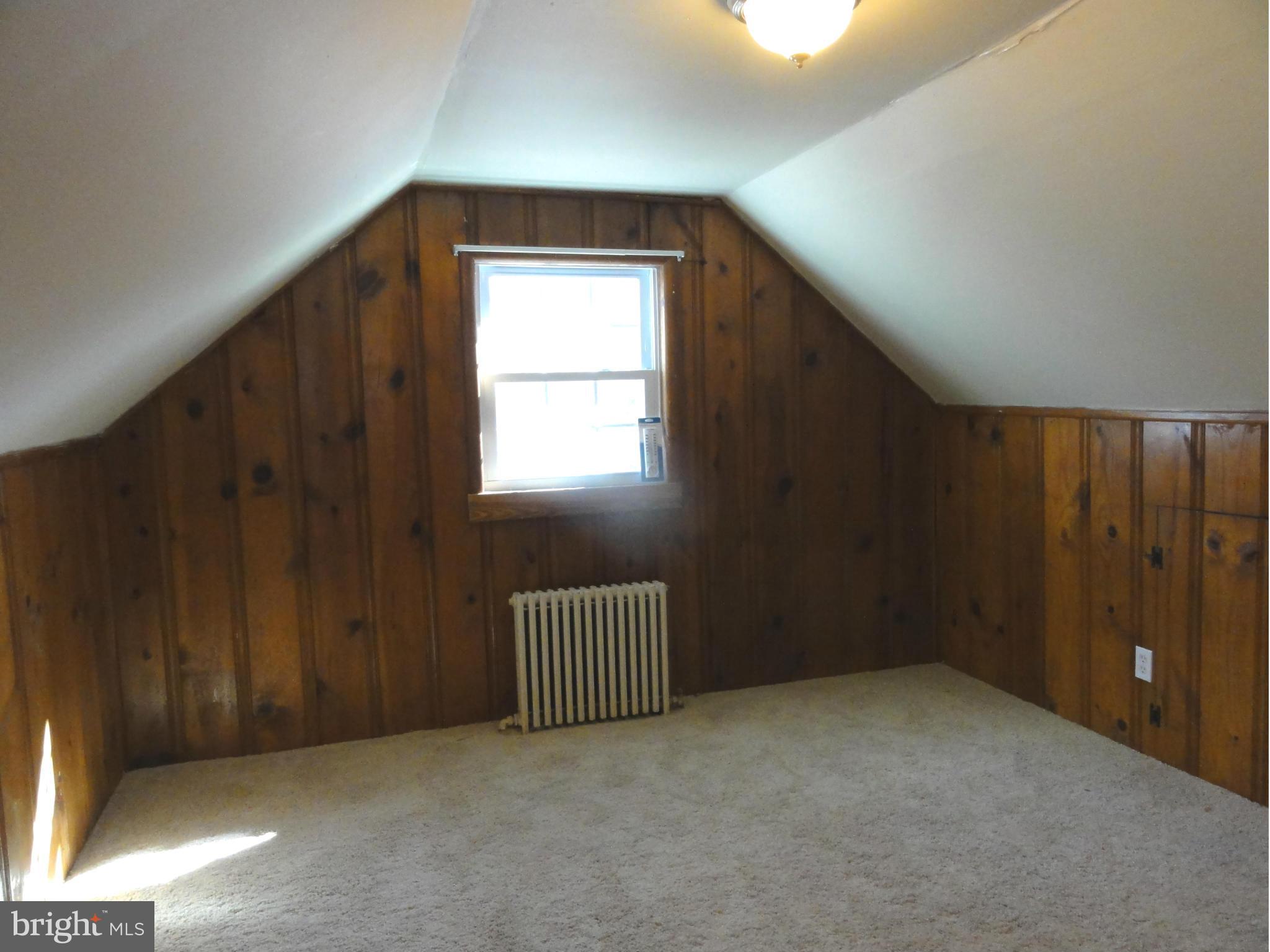 MURMURING PINES - Residential Lease