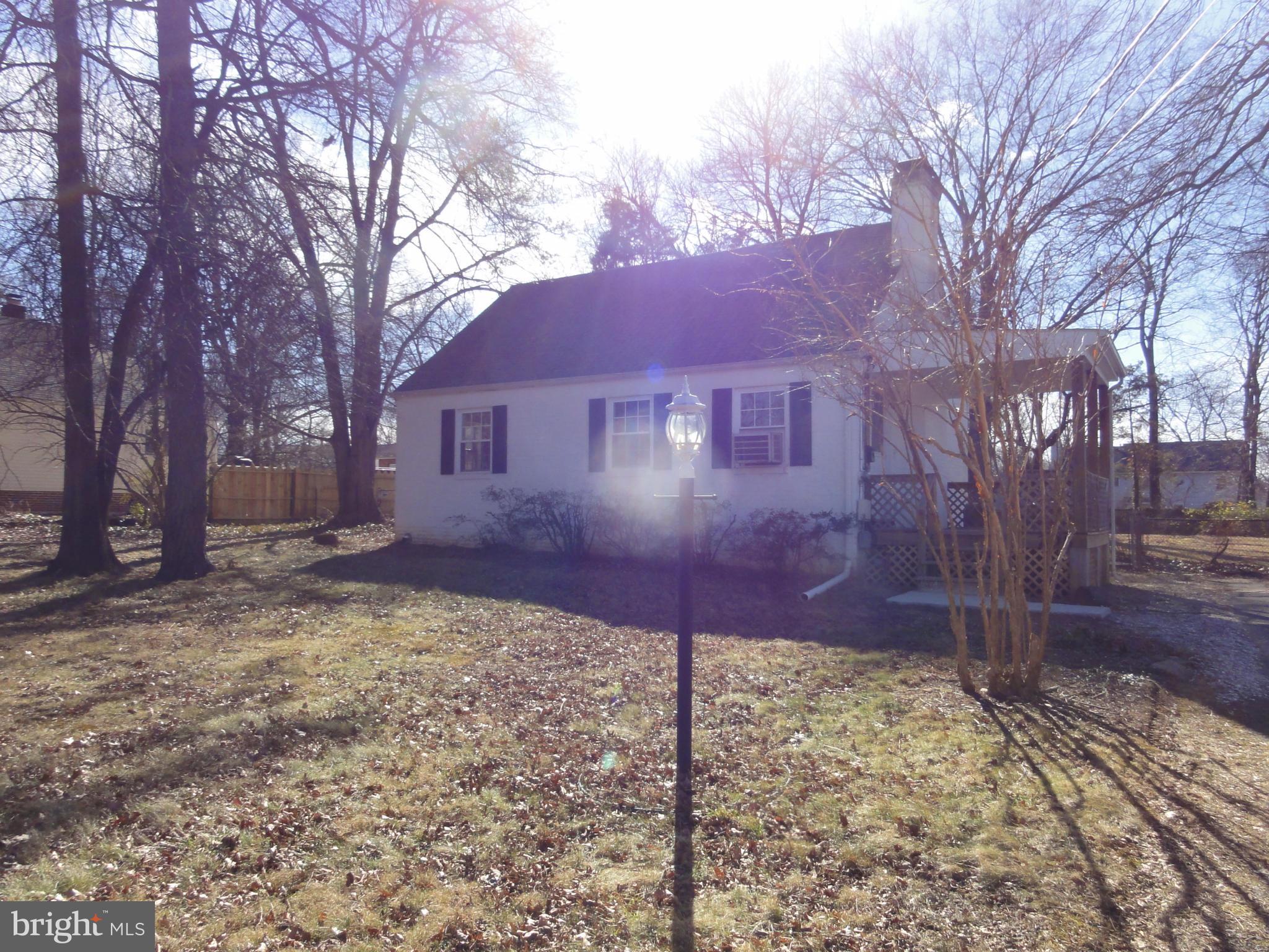 MURMURING PINES - Residential Lease