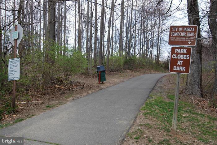 MURMURING PINES - Residential Lease