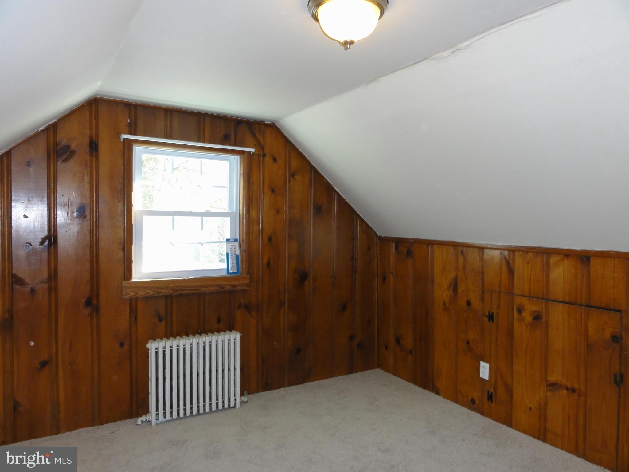 MURMURING PINES - Residential Lease