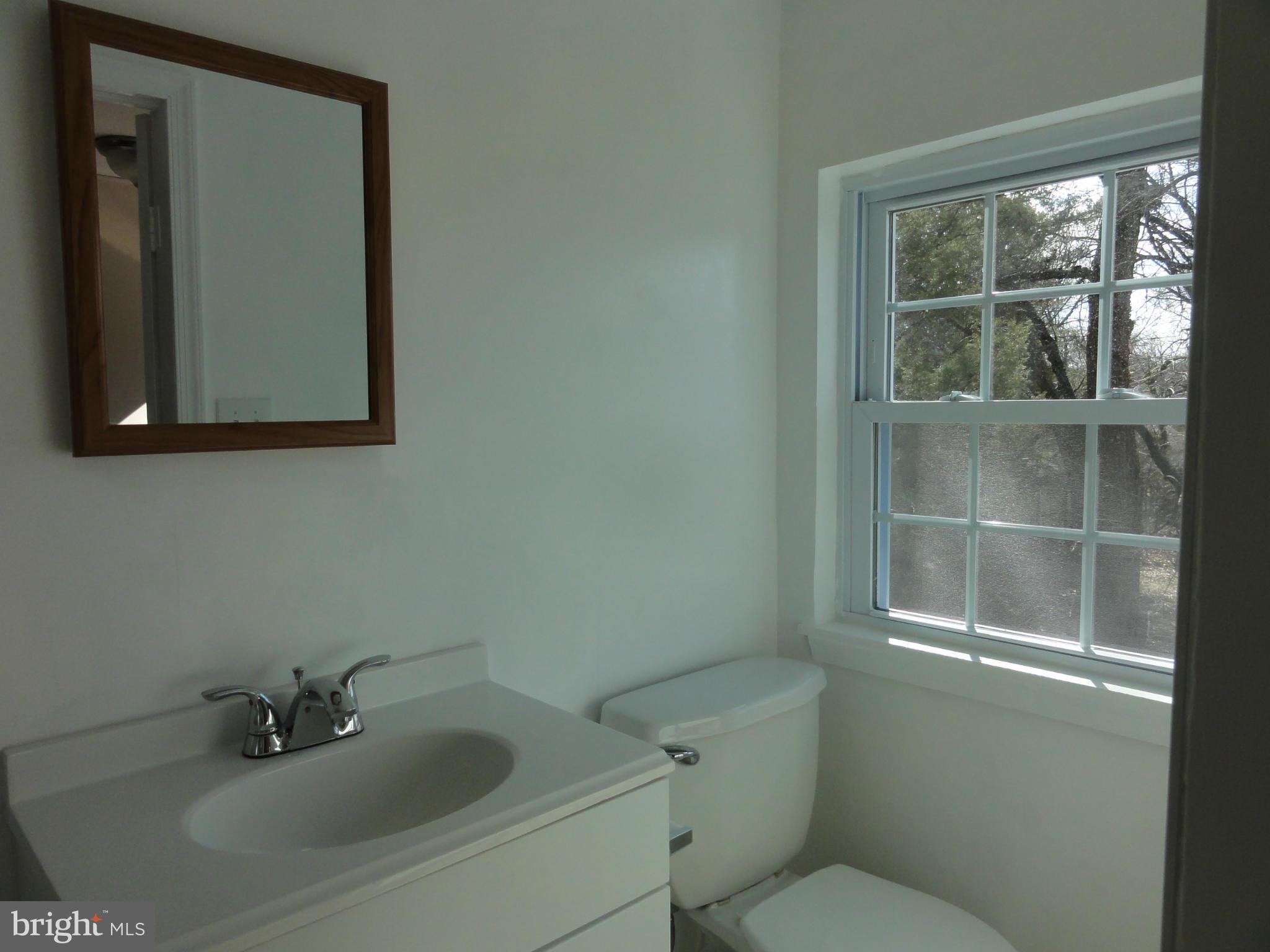 MURMURING PINES - Residential Lease