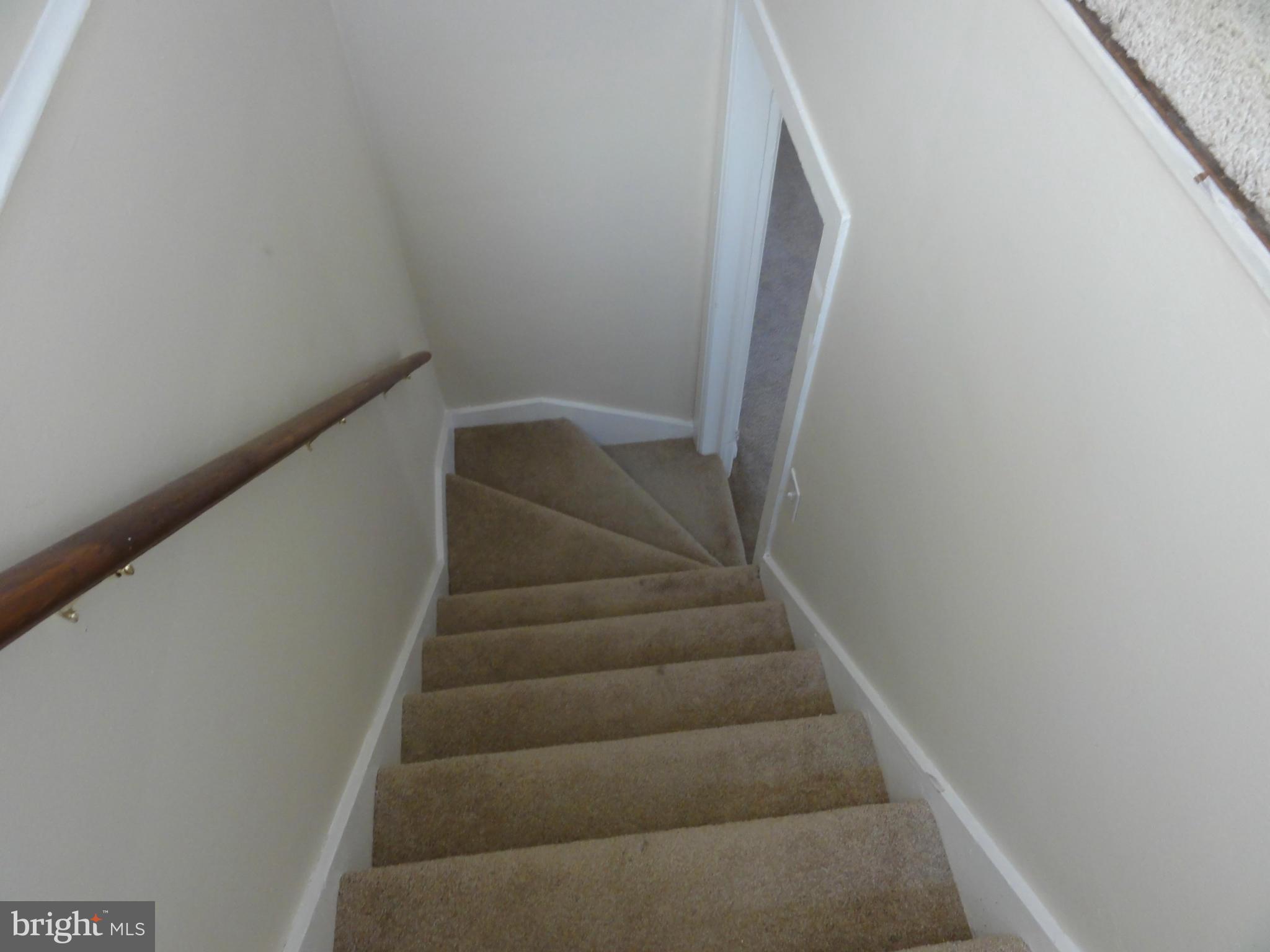 MURMURING PINES - Residential Lease