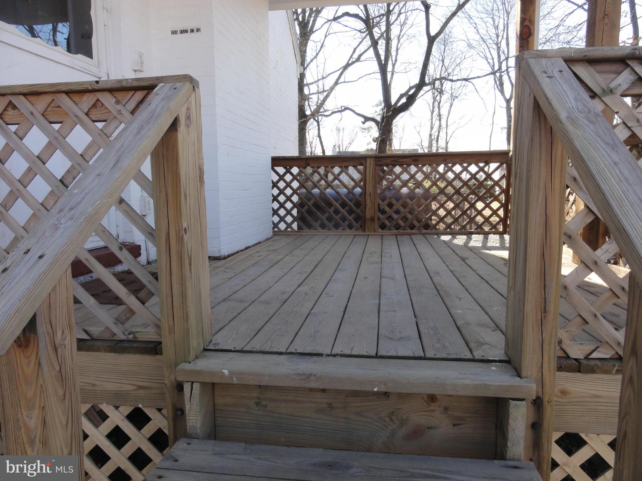 MURMURING PINES - Residential Lease