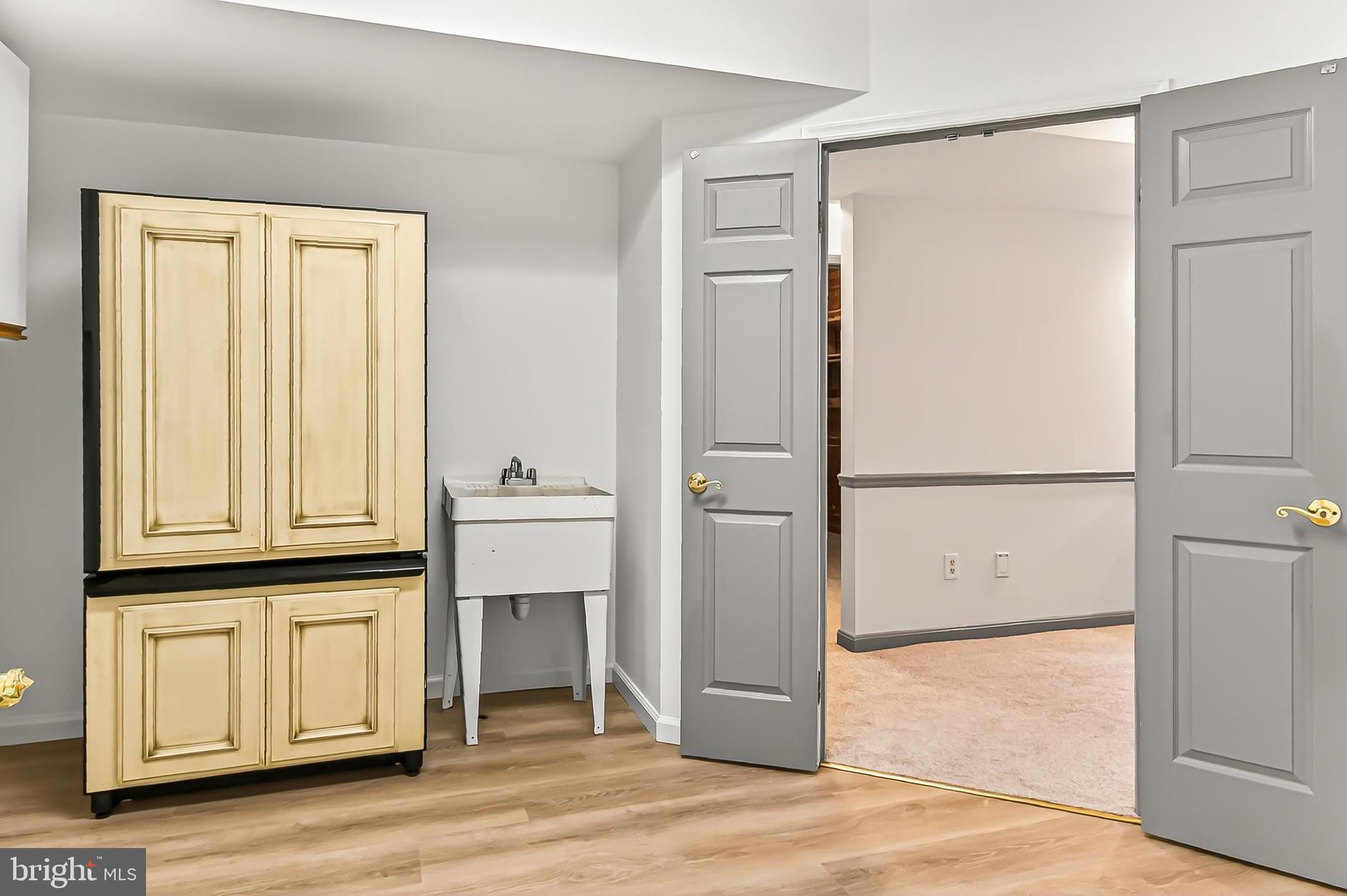 WALNUT HILL ESTATES - Residential