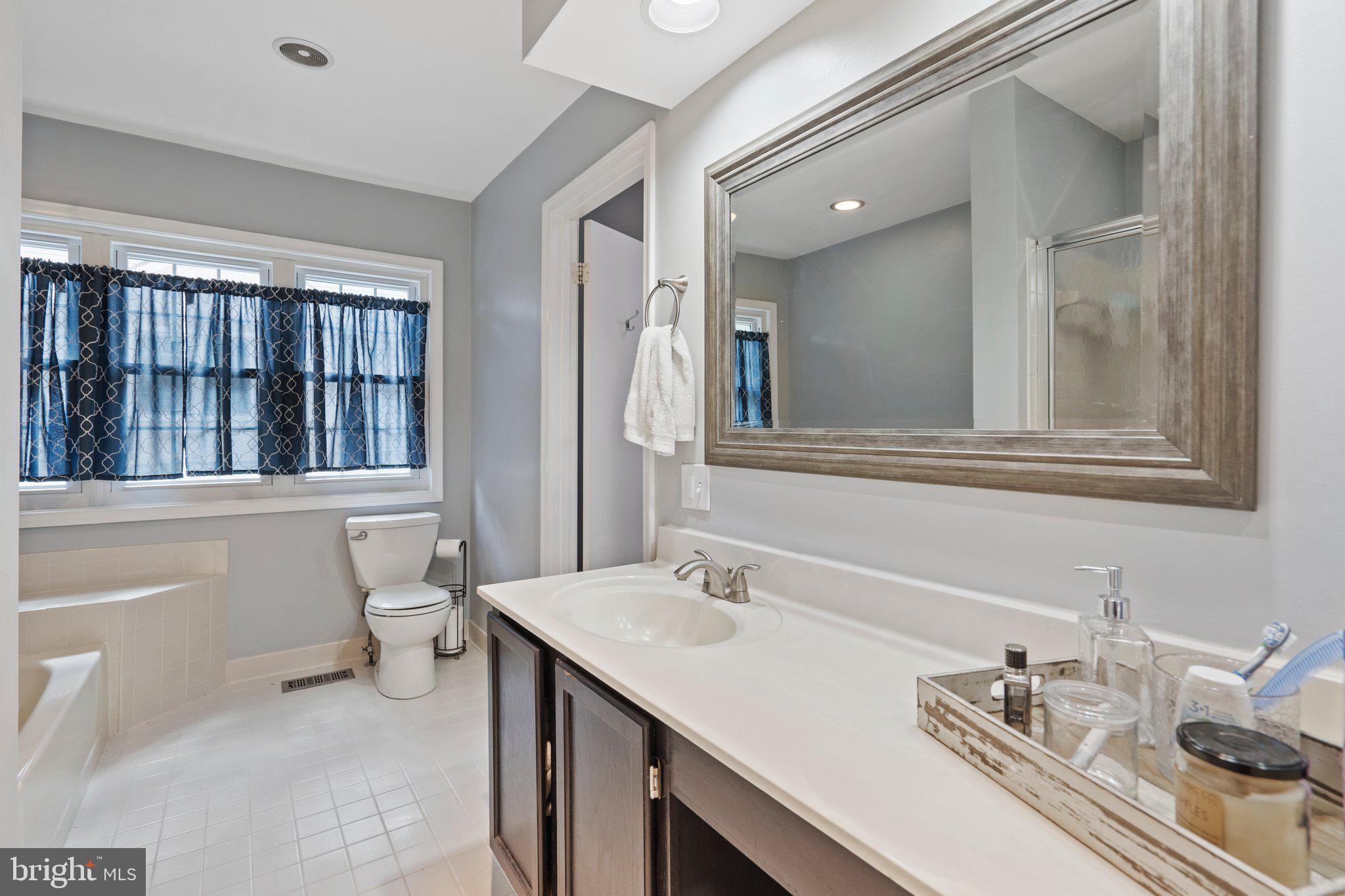 GUNNERS LAKE VILLAGE - Residential