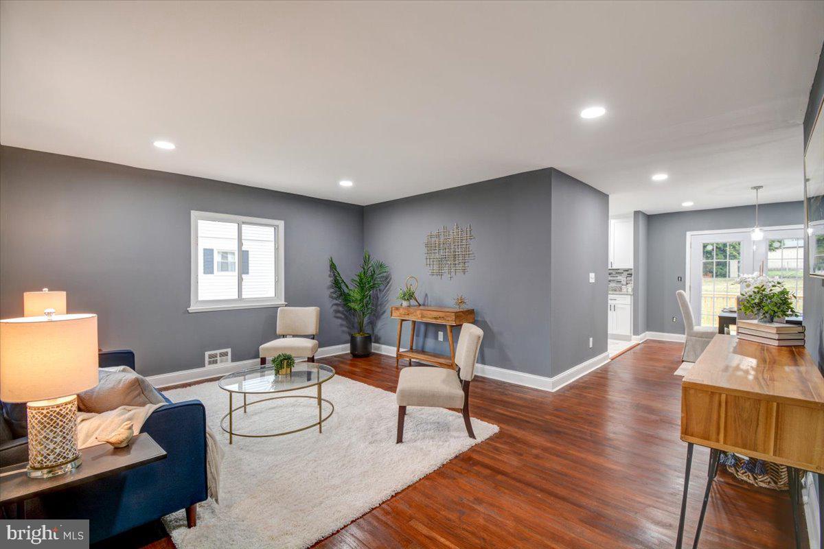 VICTORIAN MANOR - Residential