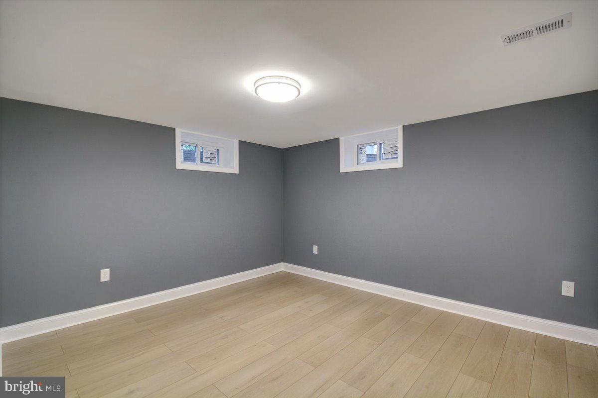 VICTORIAN MANOR - Residential