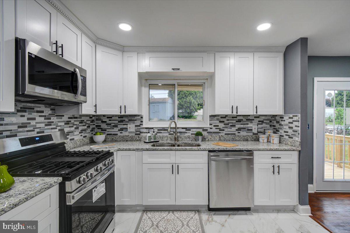 VICTORIAN MANOR - Residential