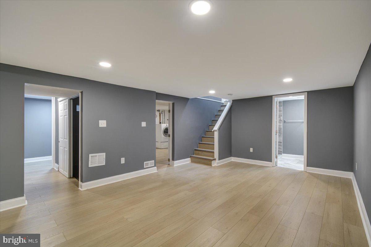 VICTORIAN MANOR - Residential