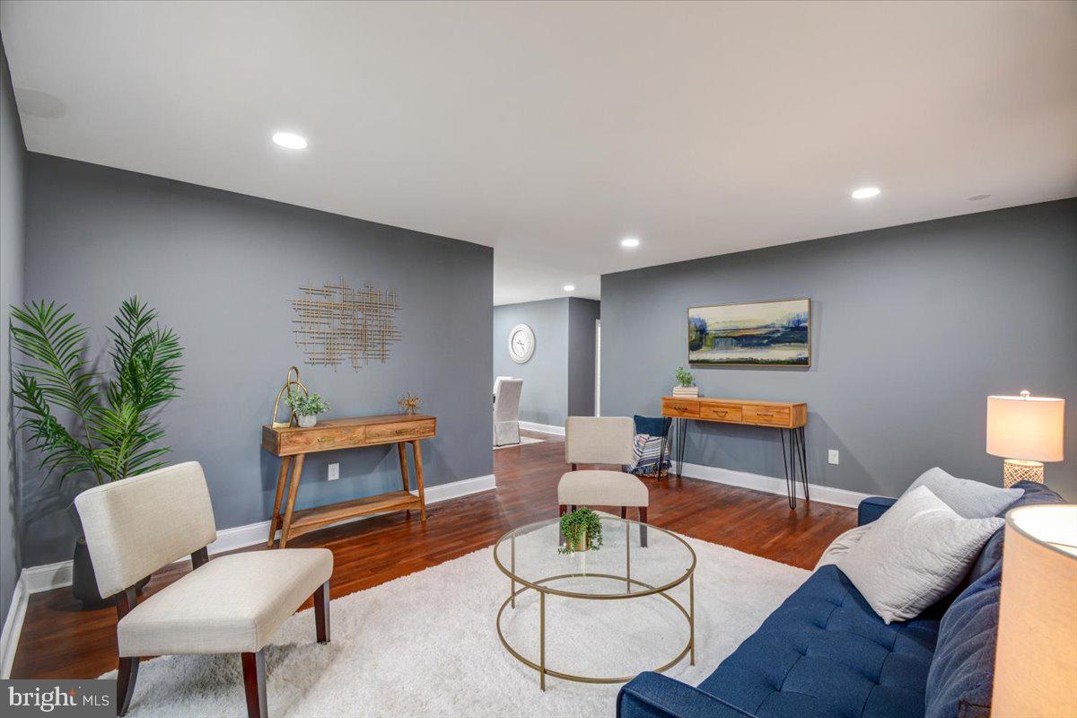 VICTORIAN MANOR - Residential