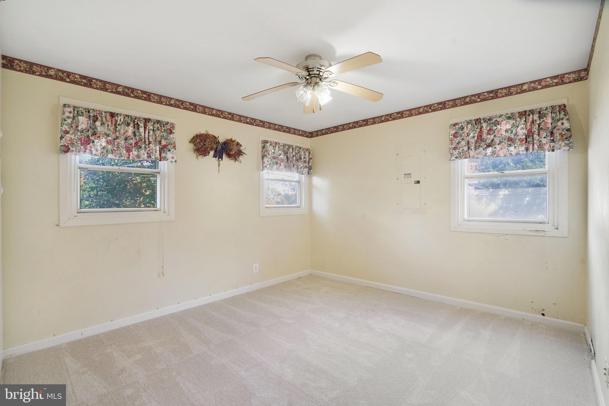 FAIRFAX HOMES - Residential