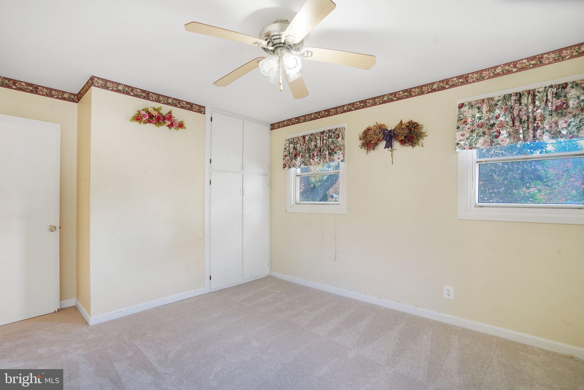 FAIRFAX HOMES - Residential