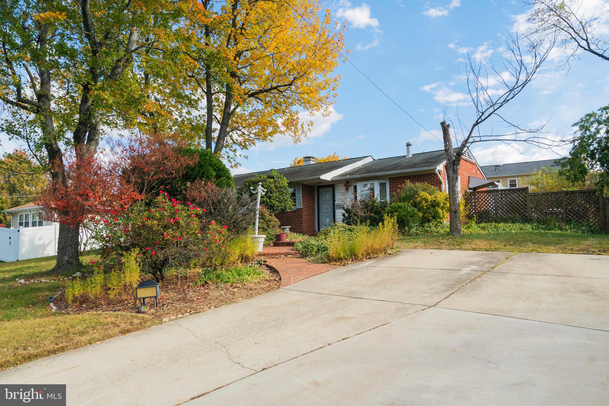 FAIRFAX HOMES - Residential