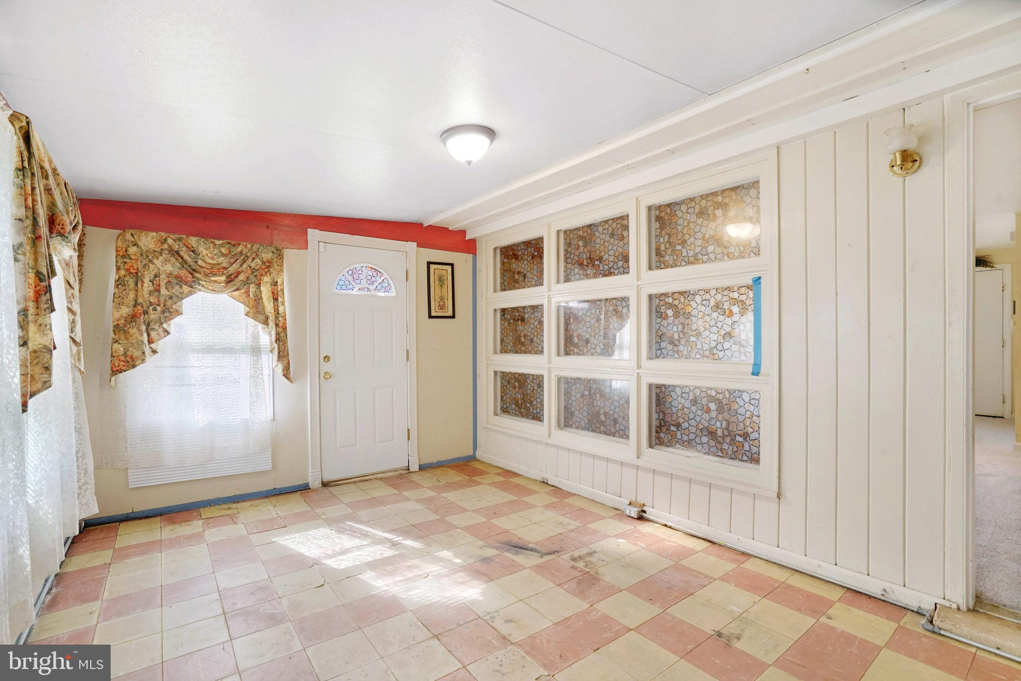 FAIRFAX HOMES - Residential