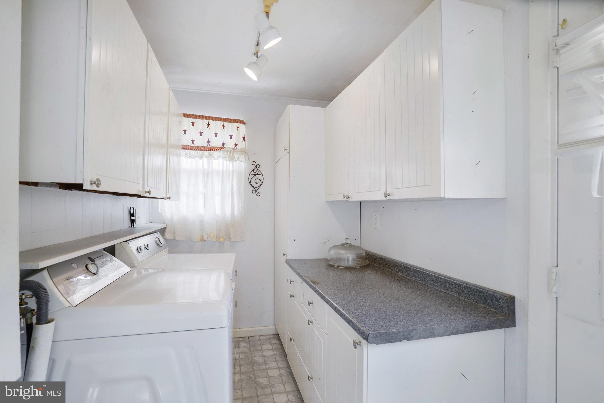 FAIRFAX HOMES - Residential