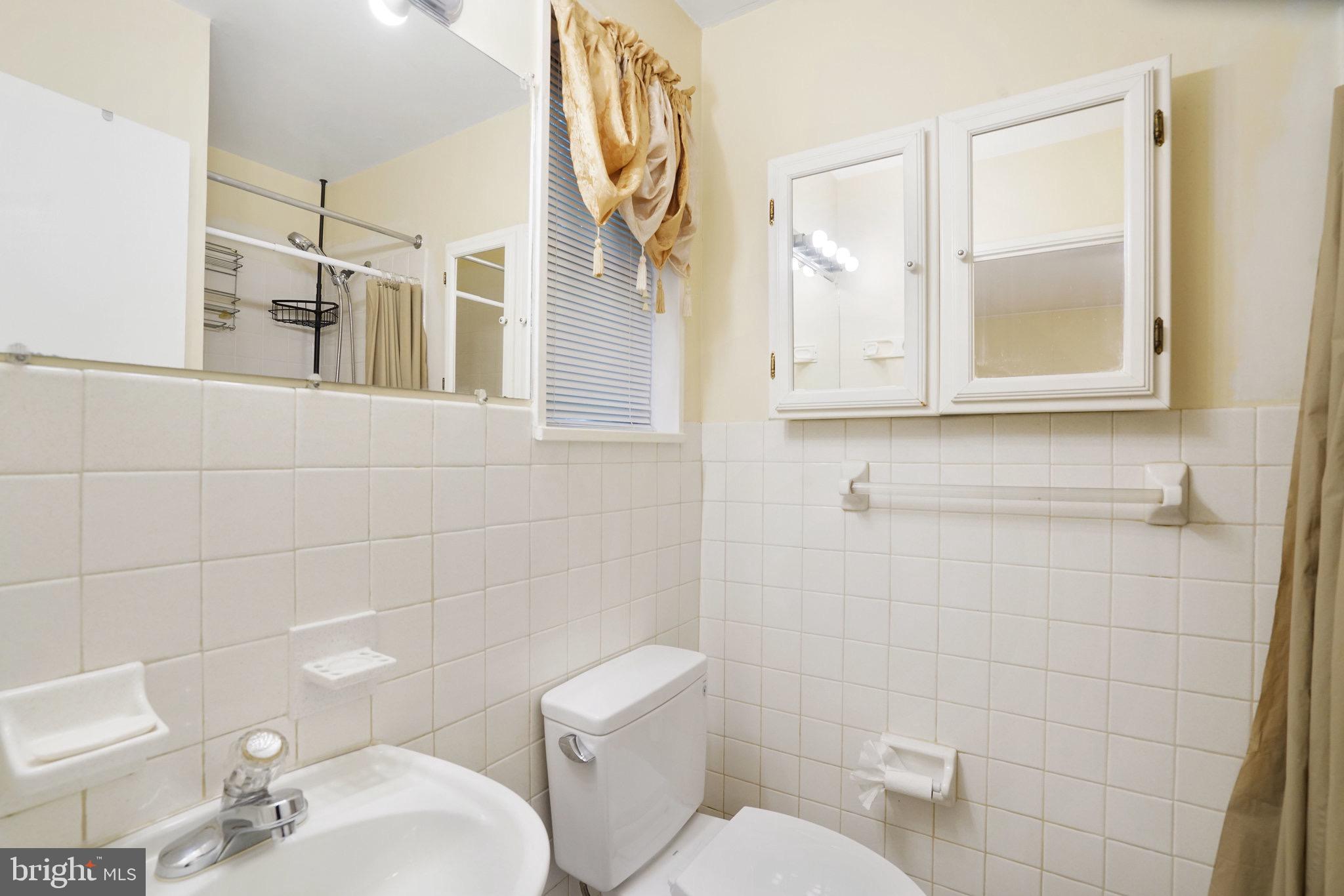 FAIRFAX HOMES - Residential