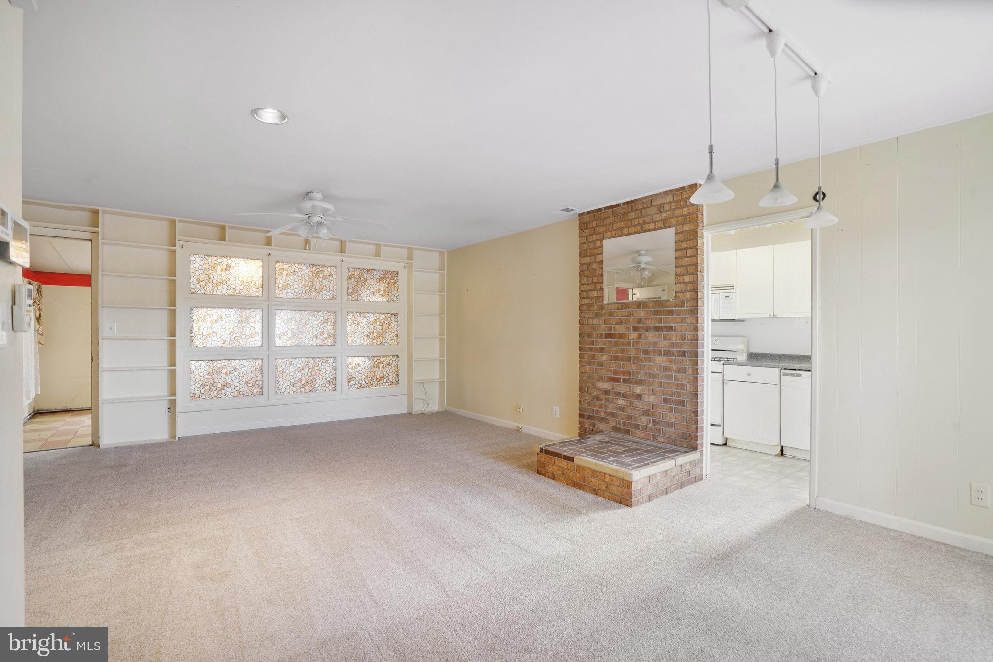 FAIRFAX HOMES - Residential