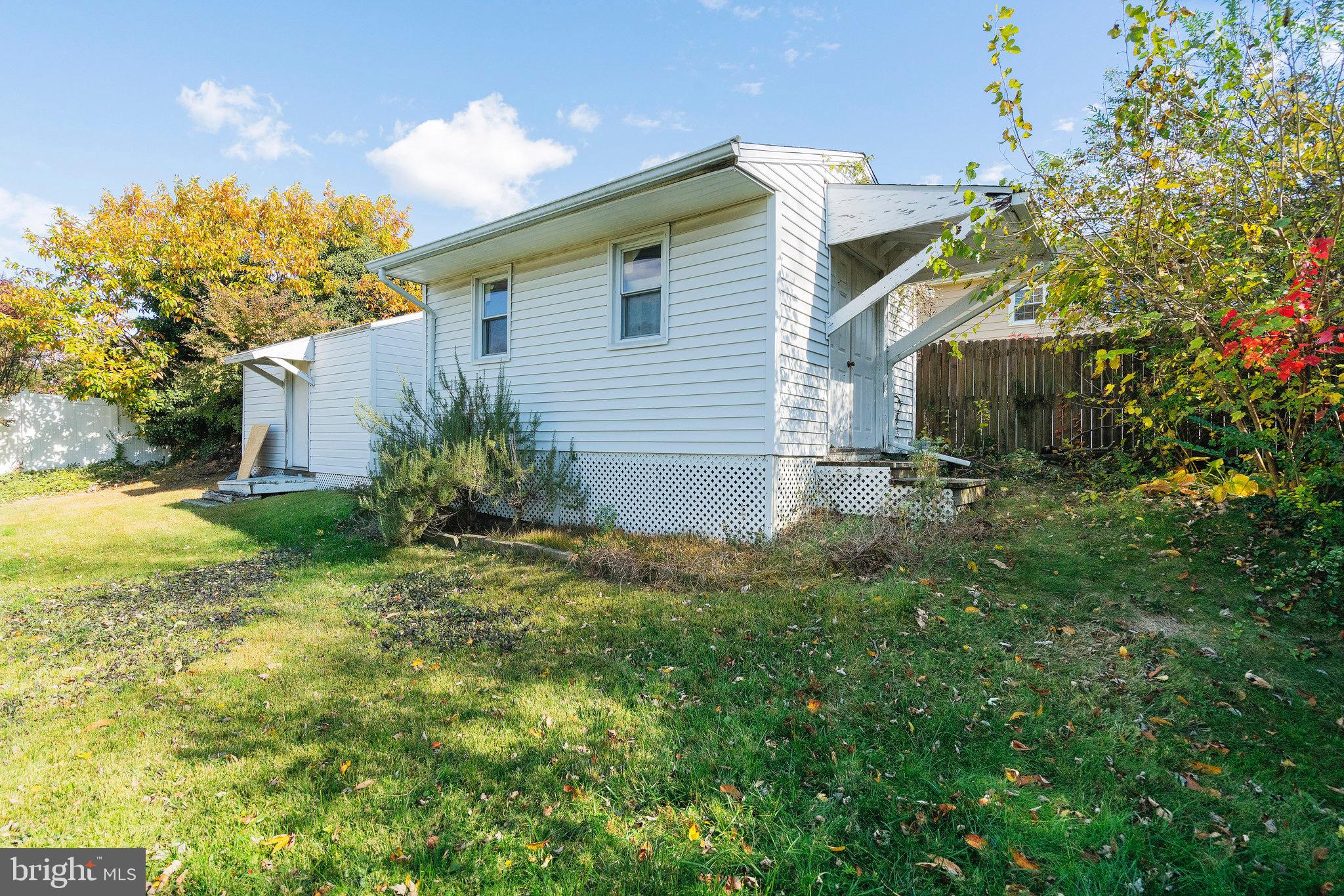 FAIRFAX HOMES - Residential