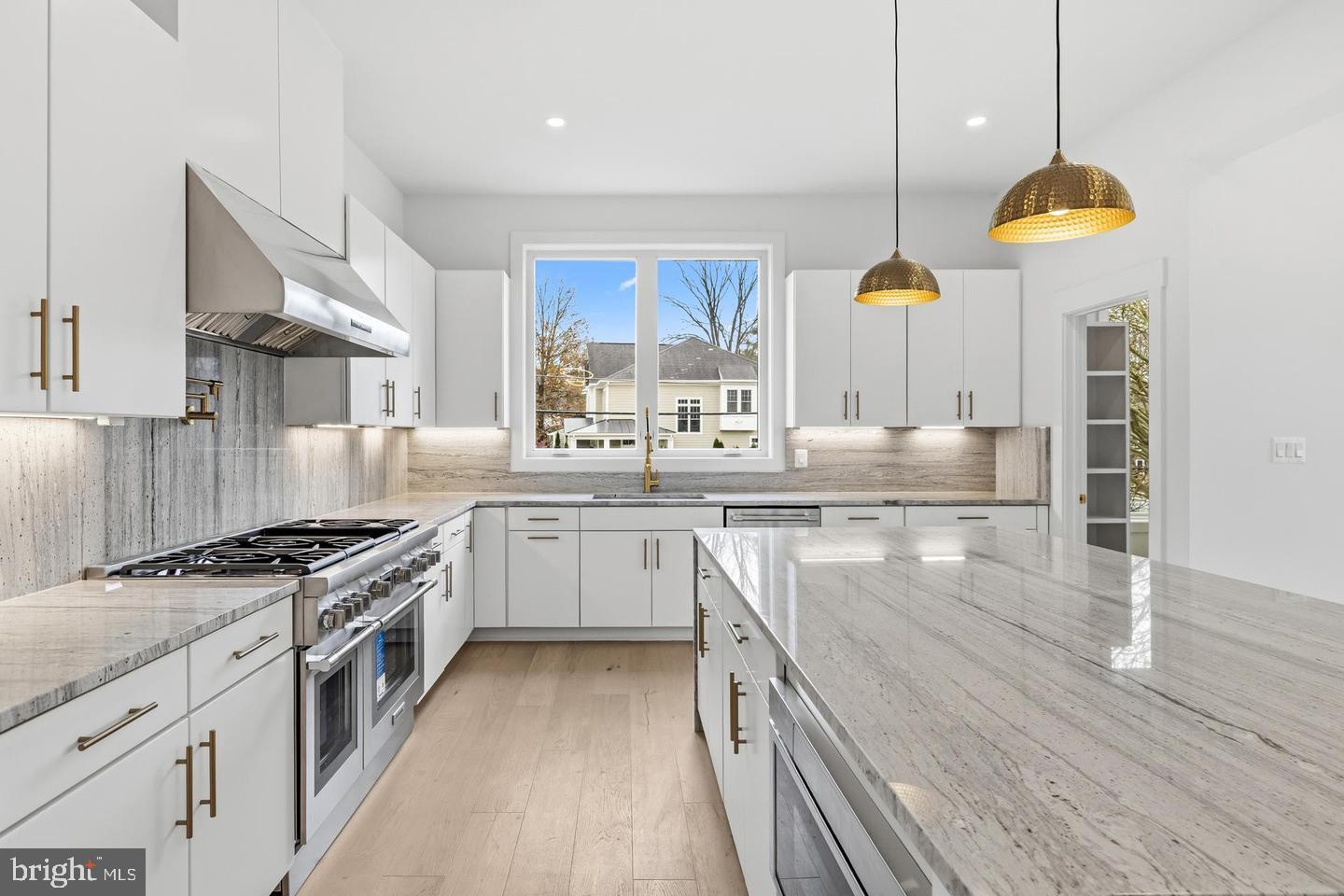 VIENNA WOODS - Residential