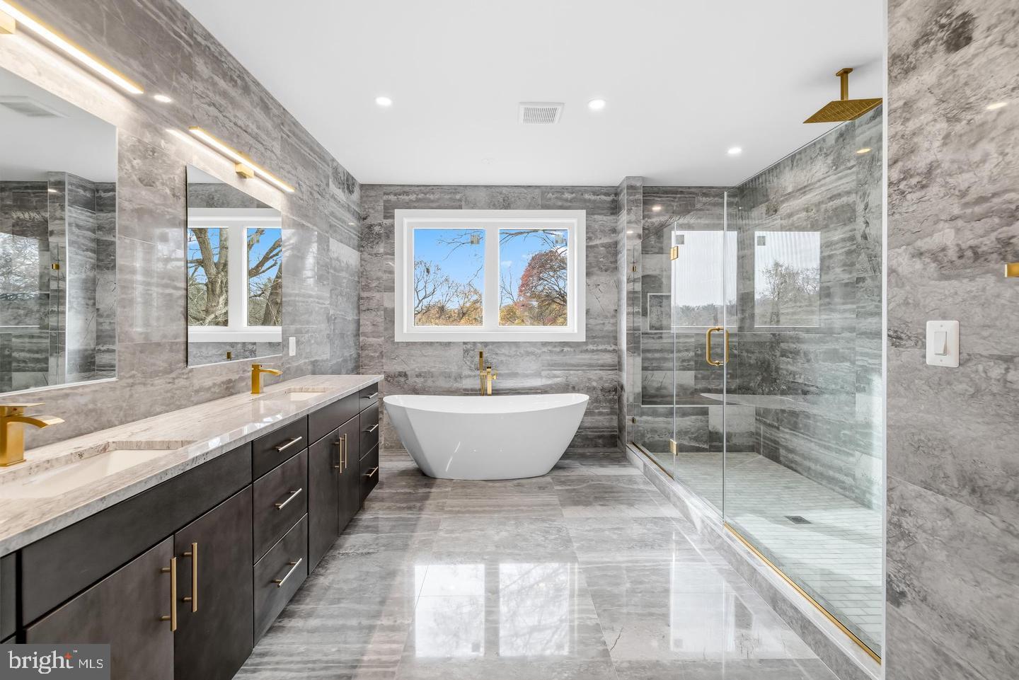 VIENNA WOODS - Residential