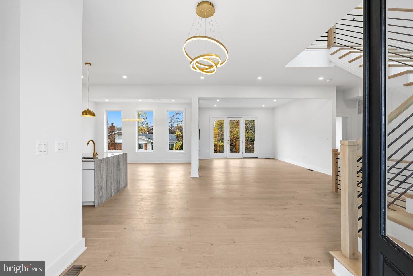 VIENNA WOODS - Residential