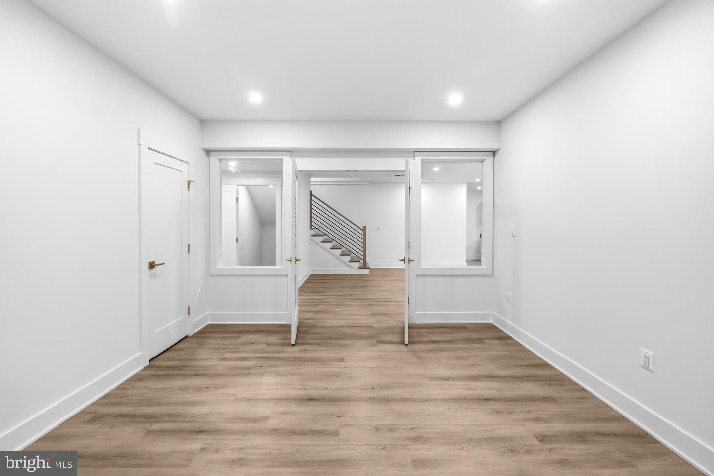 VIENNA WOODS - Residential