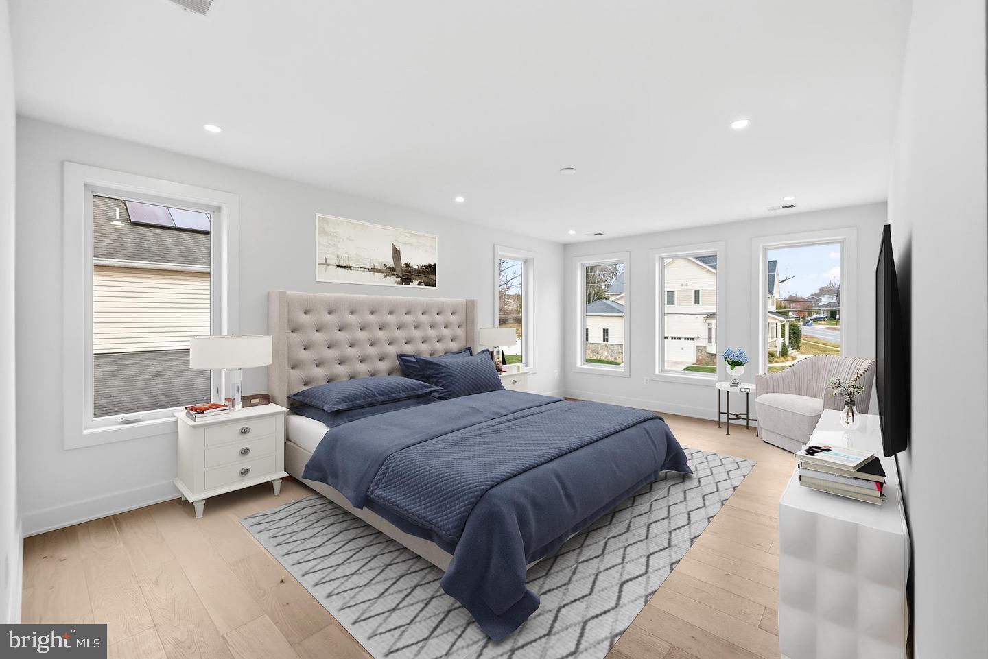 VIENNA WOODS - Residential