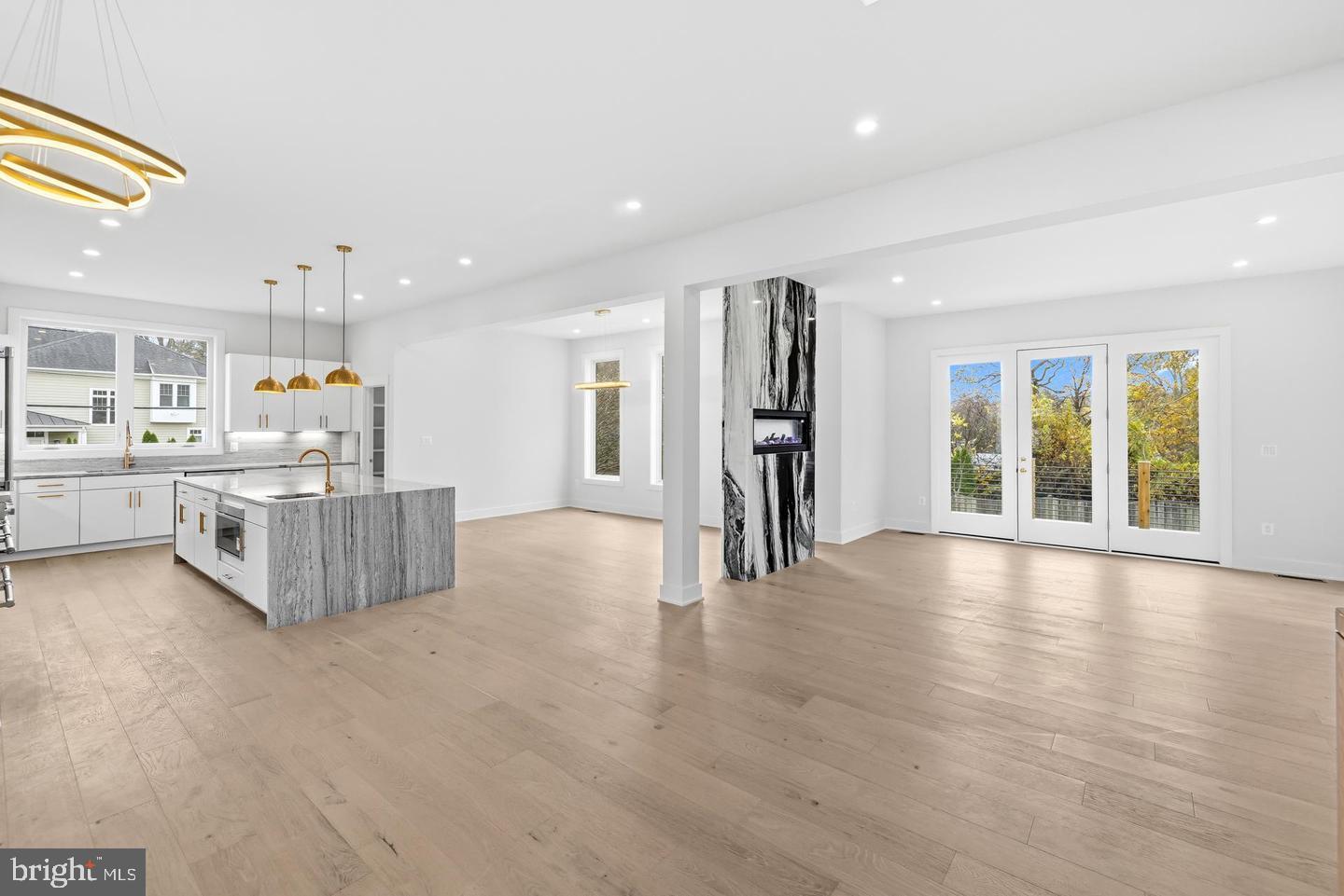 VIENNA WOODS - Residential