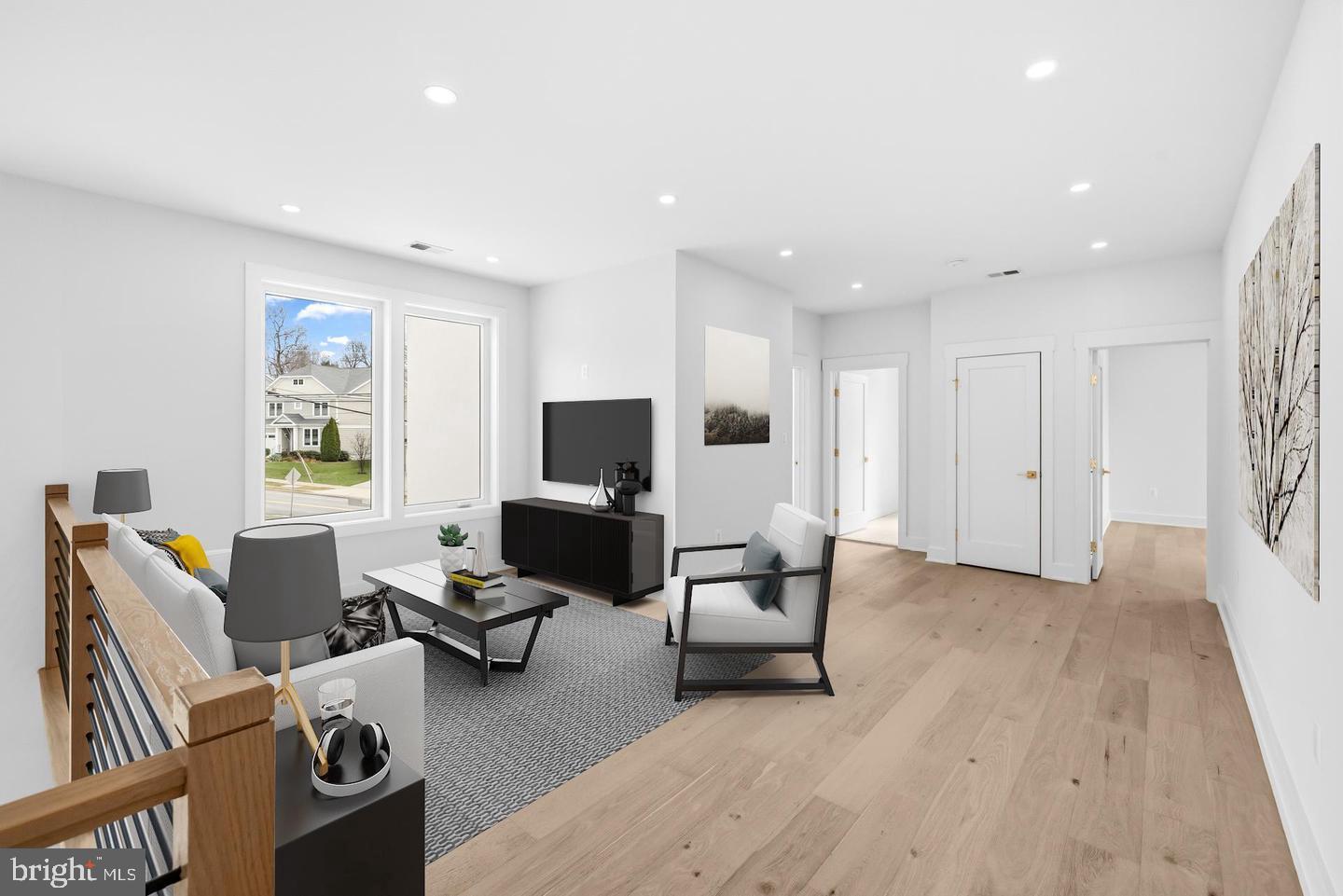 VIENNA WOODS - Residential