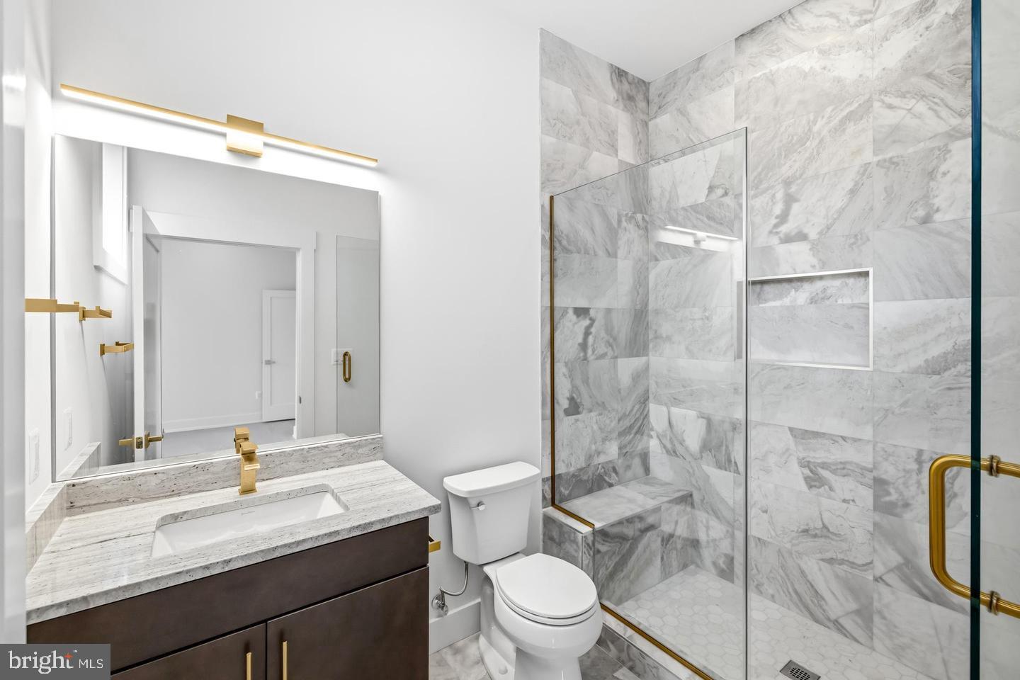 VIENNA WOODS - Residential